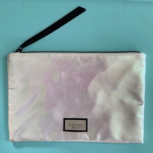 GUCCI Beauty Pearlescent Cosmetic Bag Like New!